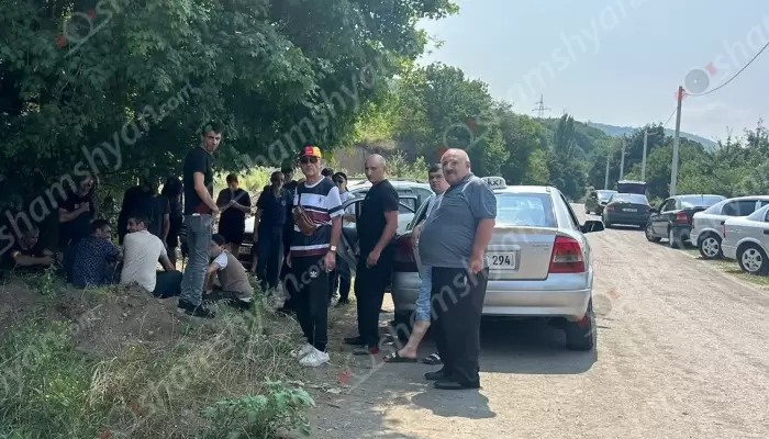 Լարված իրավիճակ Տավուշի մարզում․ Դիլիջանում 100-ավոր «Յանդեքս» տաքսու վարորդներ պահանջում են ընկերությունից սակագնի վերանայում