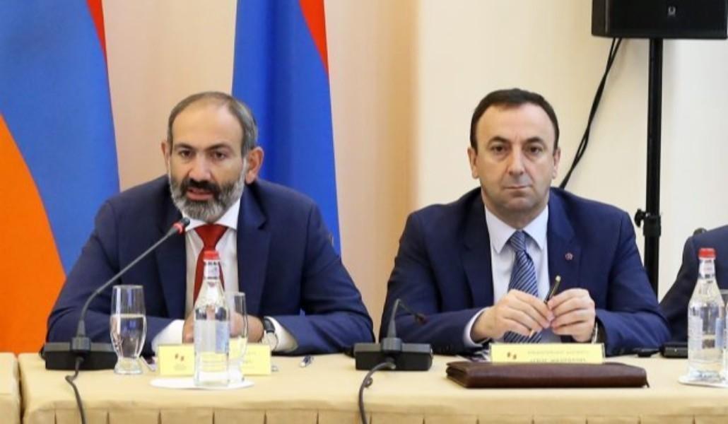 Դատարանը «գրիչի գործով» պարտավորեցրել է Նիկոլ Փաշինյանին հերքել Հրայր Թովմասյանի հասցեին արված հայտարարությունները