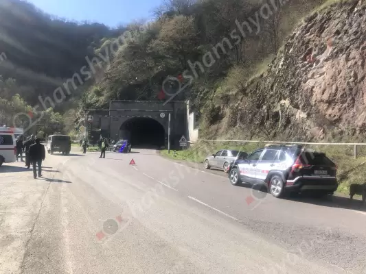 Շղթայական ավտովթար Լոռու մարզում․ Վանաձոր-Ալավերդի ավտոճանապարհի թունելում բախվել են 2 «Mercedes»-ները, «ՎԱԶ 2121»-ը և 2 «MAN» մակնիշի բեռնատարները