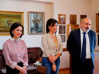 Նիկոլ Փաշինյանն այցելել է Հայաստանի ժողովրդական նկարիչ Վալմարի արվեստանոց և նկարչի արվեստի սրահ