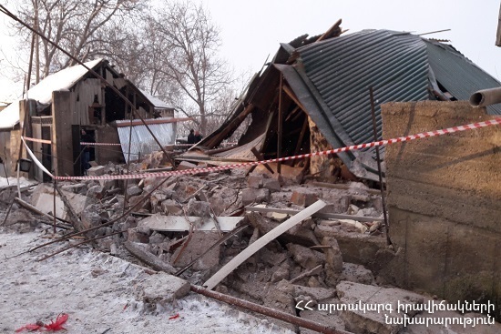 Զառ գյուղում պայթյունի հետևանքով տուն է փլուզվել․ տուժածների վիճակը ծանր է (լուսանկարներ)