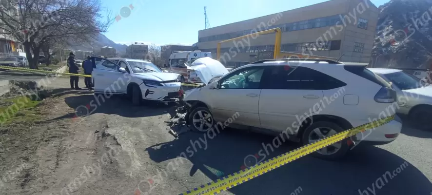 Վայքում ճակատի ճակատի բախվել են «Lexus»-ը և «BYD»-ը․ 84-ամյա ուղևորը վնասվածքներով տեղափոխվել է հիվանդանոց