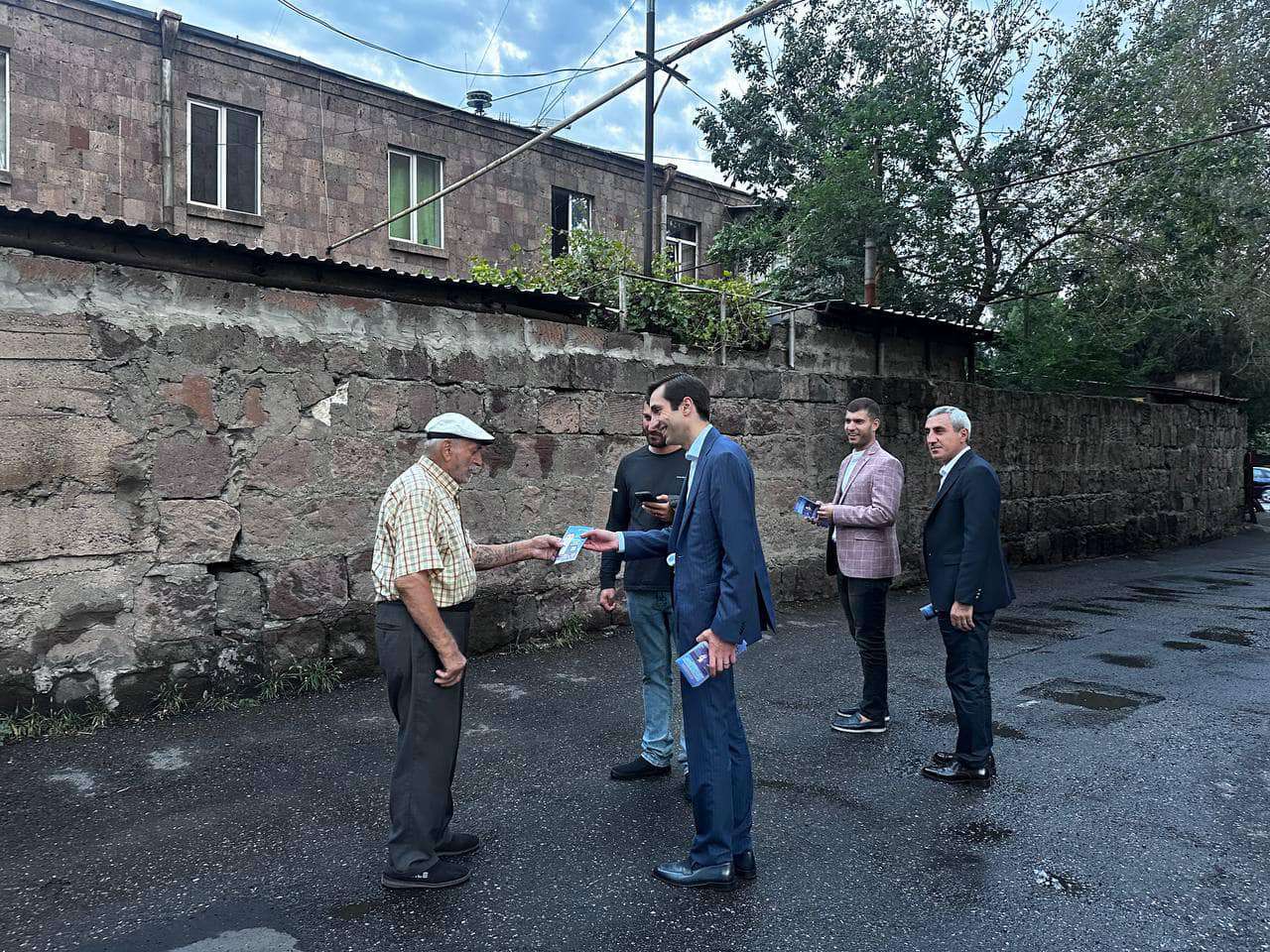 ԼՀԿ-ն քարոզարշավ է իրականացրել Աջափնյակում