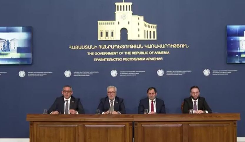 Պապիկյանը, Քոչարյանն ու Մեհրաբյանը պատասխանում են քաղաքացիների հարցերին (ուղիղ)