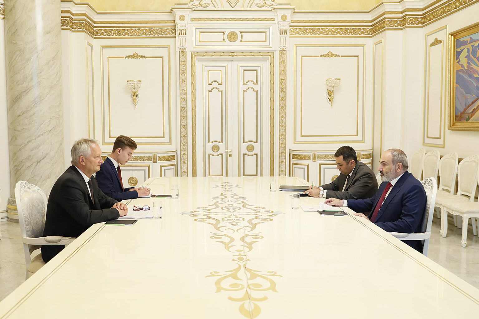 Премьер-министр Пашинян и посол Германии обсудили повестку армяно-германского сотрудничества