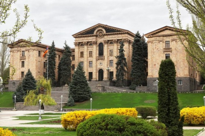 ԱԺ-ի աշխատանքները շարունակվում են․ ուղիղ հեռարձակում