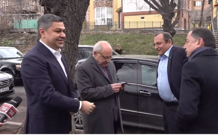 «Հայրենիքի փրկության շարժման» պատվիրակությունը այս պահին հանդիպում է ՀՀ նախագահի հետ