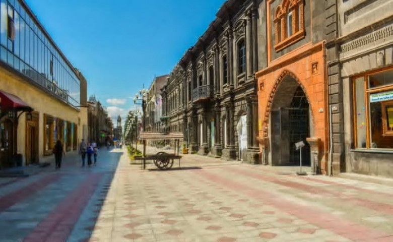 Գյումրիում հայտարարվել է մասշտաբային բարեգործական նախաձեռնության մասին. Քըրք Քըրքորյան փողոցը կհիմնանորոգվի. «Փաստ»