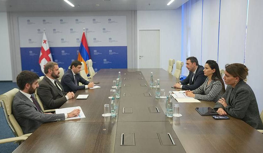 Հայաստանի և Վրաստանի էկոնոմիկայի նախարարները քննարկել են համագործակցությունը տրանսպորտի և լոգիստիկայի ոլորտում