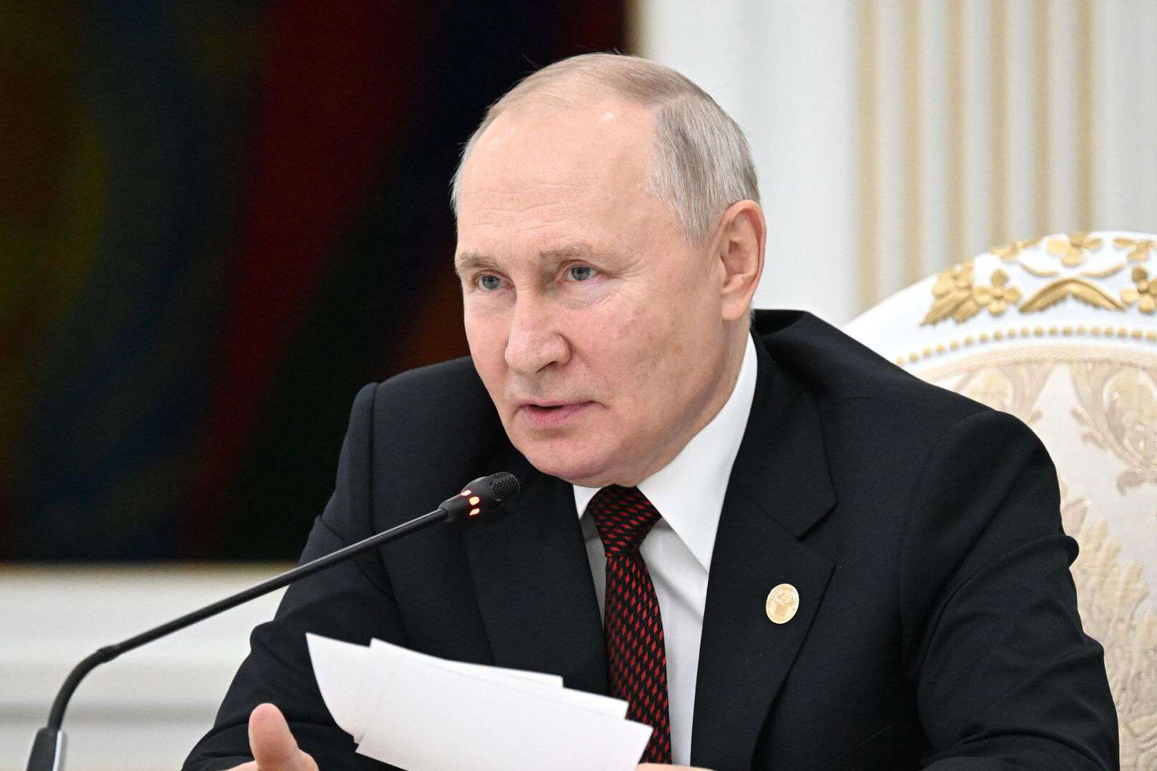 Без суверенной сильной России никакой прочный стабильный миропорядок невозможен: Путин