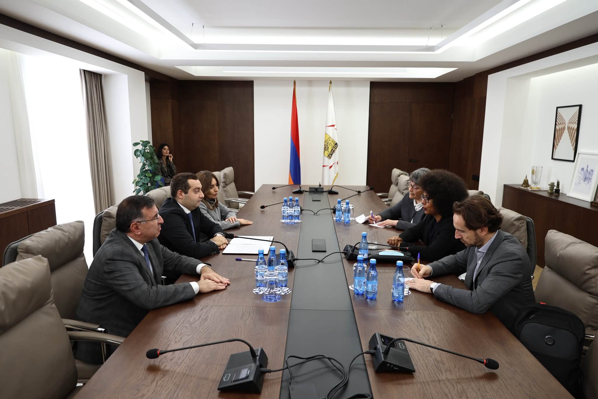 Երևանի փոխքաղաքապետն ընդունել է Փարիզի իր գործընկերոջը