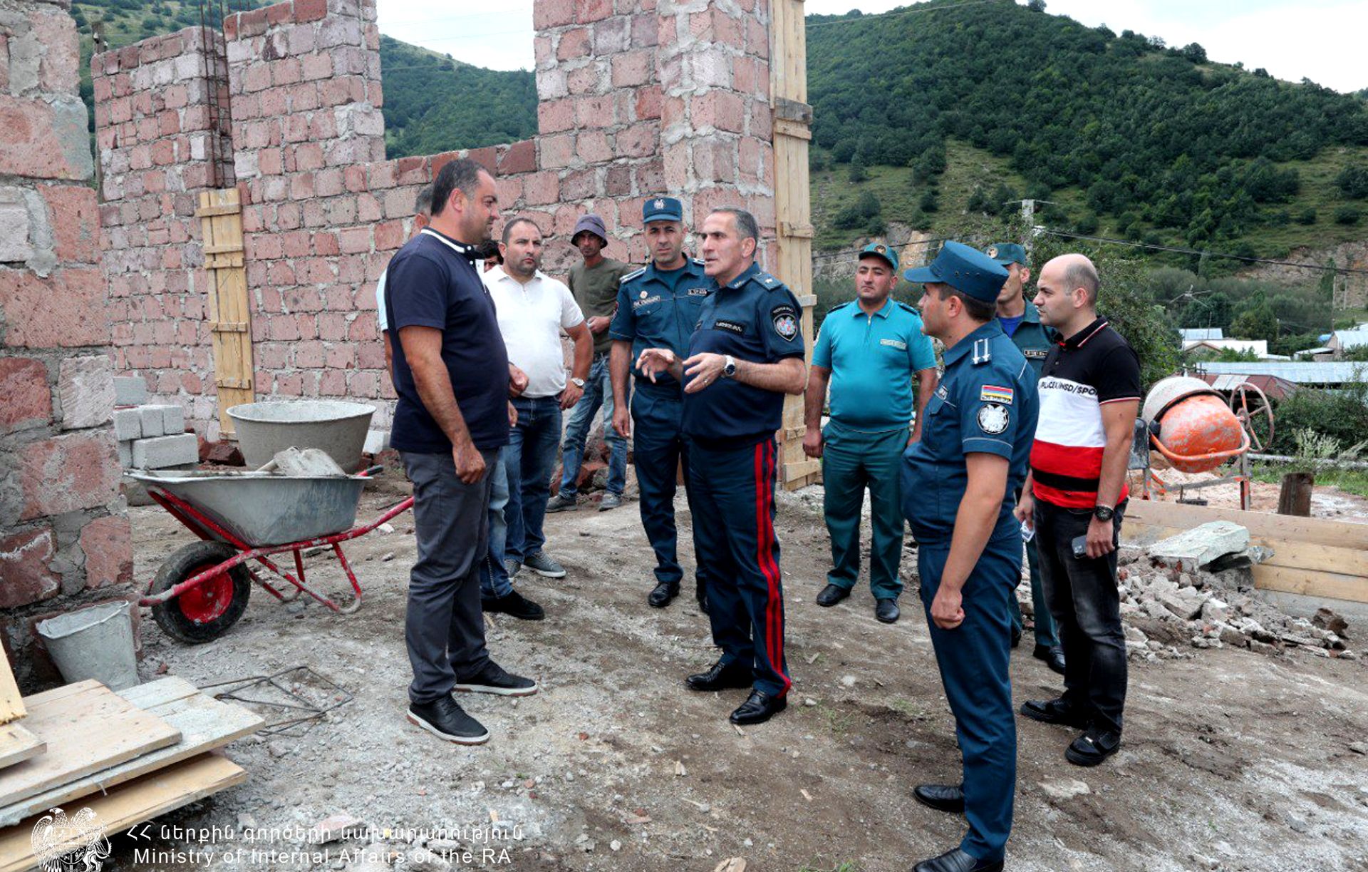 Կամո Ցուցուլյանն այցելել է կամավորական հրշեջ-փրկարարական հենակետեր և հրշեջ-փրկարարական ջոկատներ