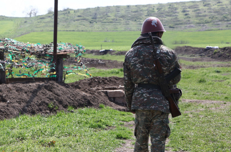 «Չոլերի» մեջ, սոված-ծարավ անցկացրել է ցրտին․ խոստացել են՝ նույն զորամաս չեն տանի․ Կապանի զորամասն ինքնակամ լքած Վլե Ֆերոյանը տանն է