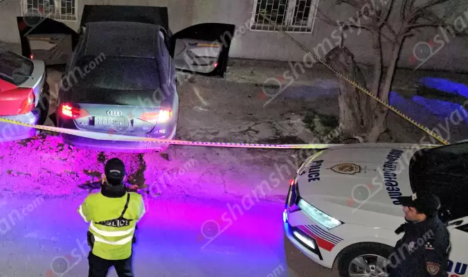  Երևանում 24-ամյա վարորդը առանց համարանիշների Audi-ով թռել է ավտոտնակի տանիքի վրայից և բախվել տներից մեկի պատին