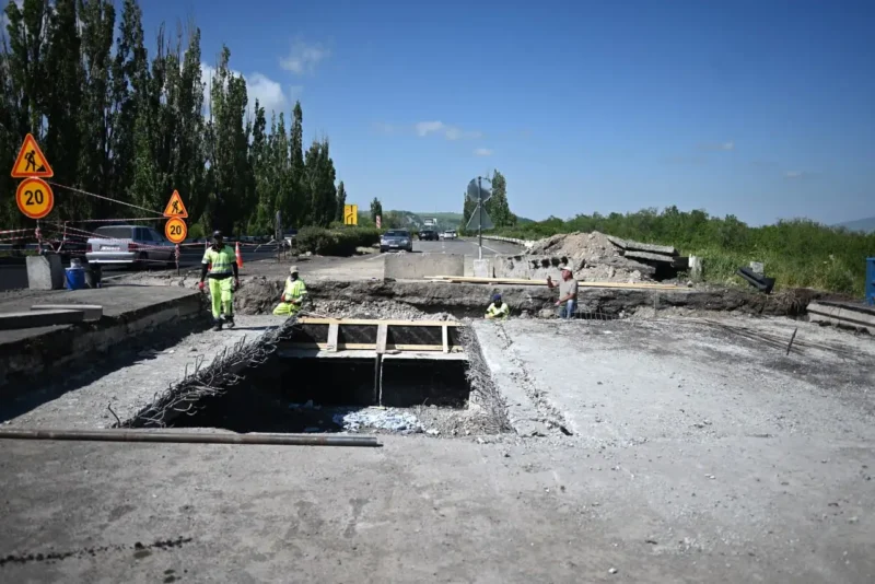 Չարենցավանի մոտ կայծակից տուժած կամրջի վերականգնման աշխատանքները նոր փուլ են մտնում