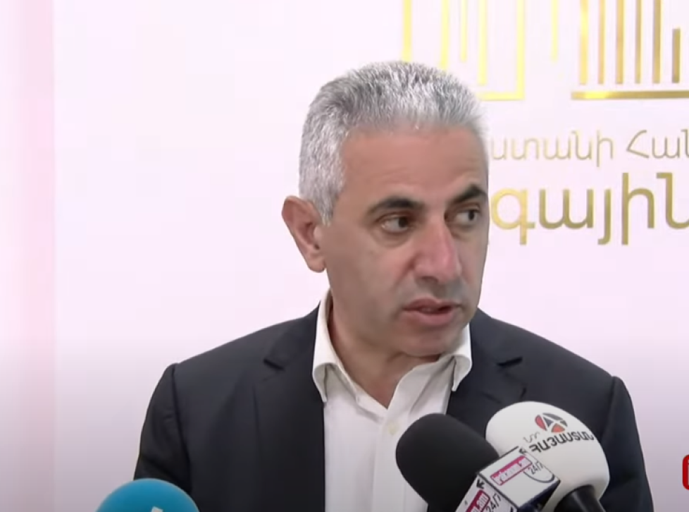Ընդգծված խտրական վերաբերմունքի համար Էդգար Ղազարյանն Արսեն Թորոսյանի դեմ հաղորդում կներկայացնի