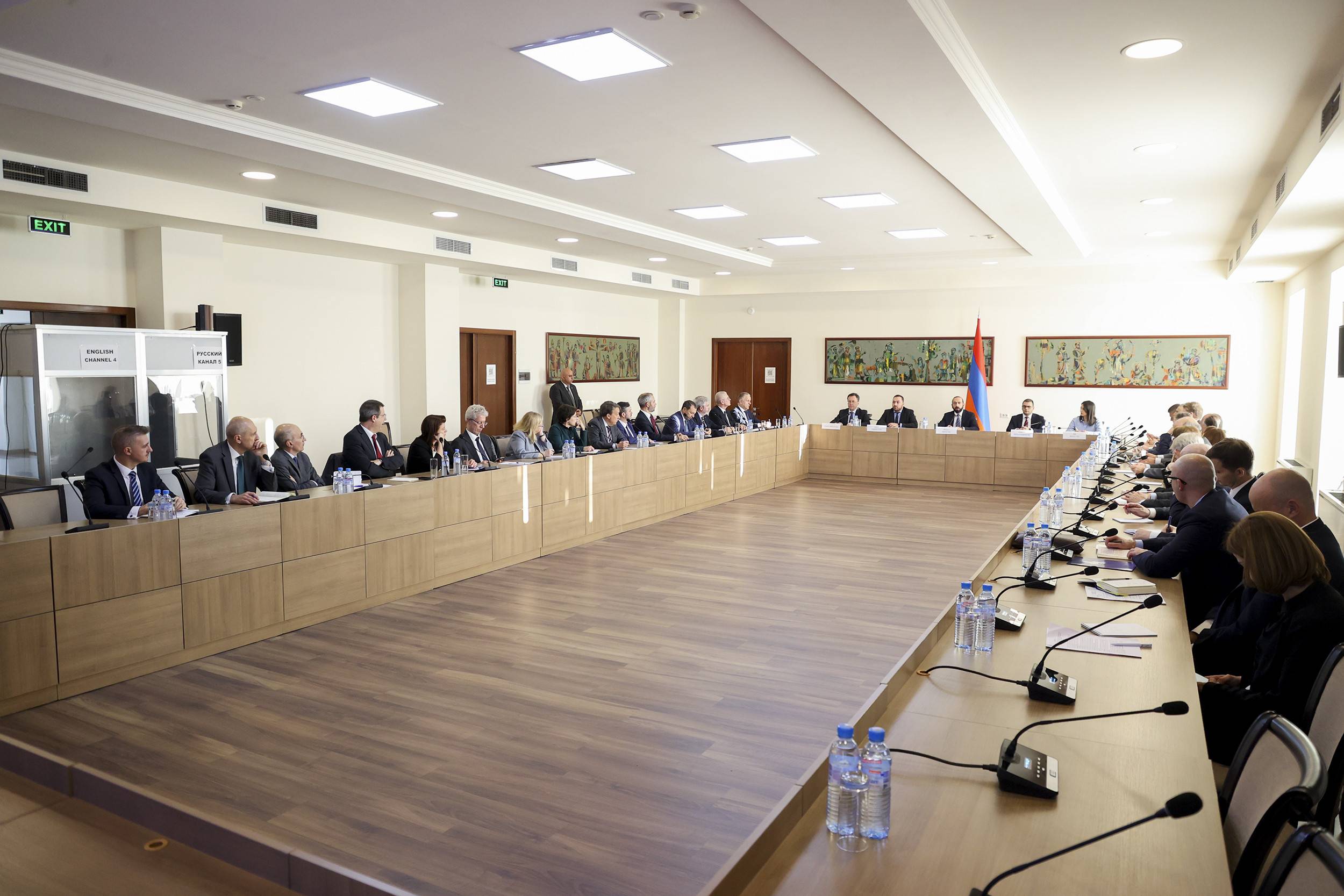 Միրզոյանը ՀՀ-ում հավատարմագրված Եվրոպական Միության և ԵՄ անդամ պետությունների դեսպանների հետ քննարկել է տարածաշրջանային անվտանգության հարցեր