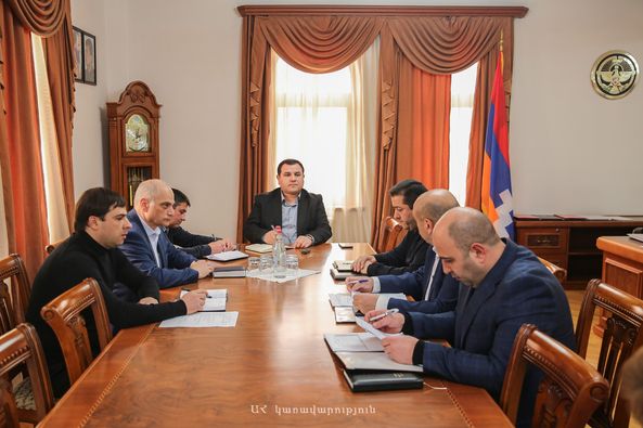 Կերային բազայի համալրման հետ կապված խնդիրները շարունակում են խորանալ. ԱՀ պետնախարարը՝ անասնաբուծության ոլորտի խնդիրների մասին