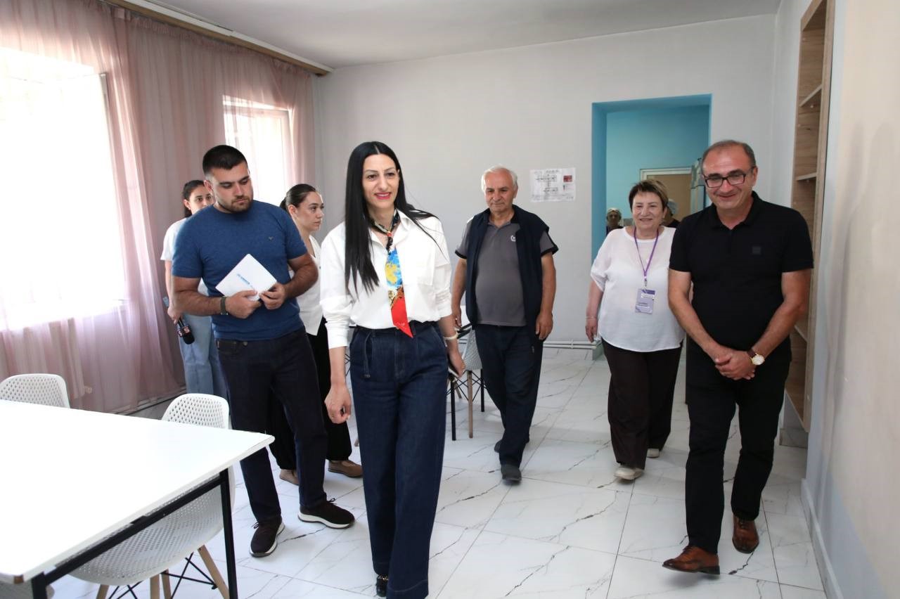 Անահիտ Մանասյանն այցելել է «Առաքելություն Հայաստան» ԲՀԿ «Արծվաբույն» տարեցների շուրջօրյա սպասարկման կենտրոն