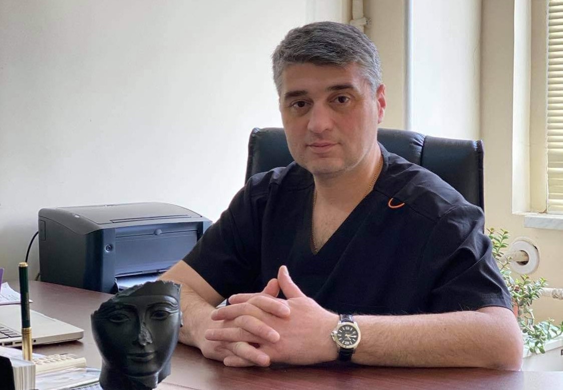 Գեղեցիկ լինելու նուրբ արվեստի գաղտնիքները` պլաստիկ վիրաբույժ Արամ Բորոյանից (տեսանյութ)