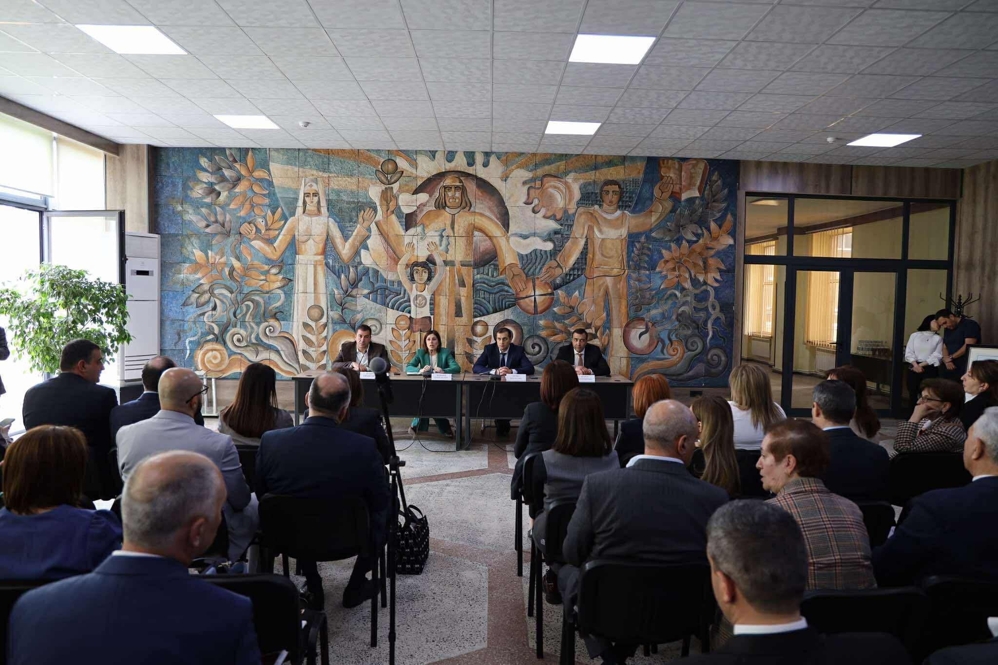 Մարզային 42 բժշկական կենտրոնների լիազոր մարմինն այսուհետ առողջապահության նախարարությունն է