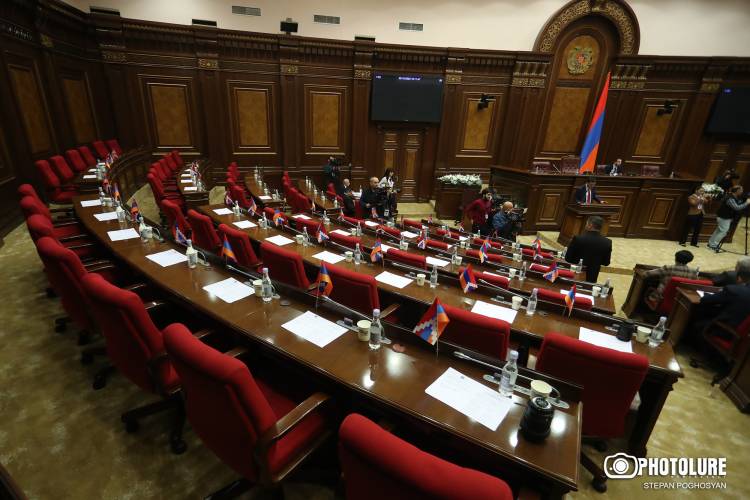 Իշխանության համար խորհրդարանական աշխատանքը կորցրել է «իմաստը»՝ առանց ընդդիմության․ նրանք երեկ կրկին ԱԺ նիստերի դահլիճ էին վերադարձել․  «Հրապարակ»