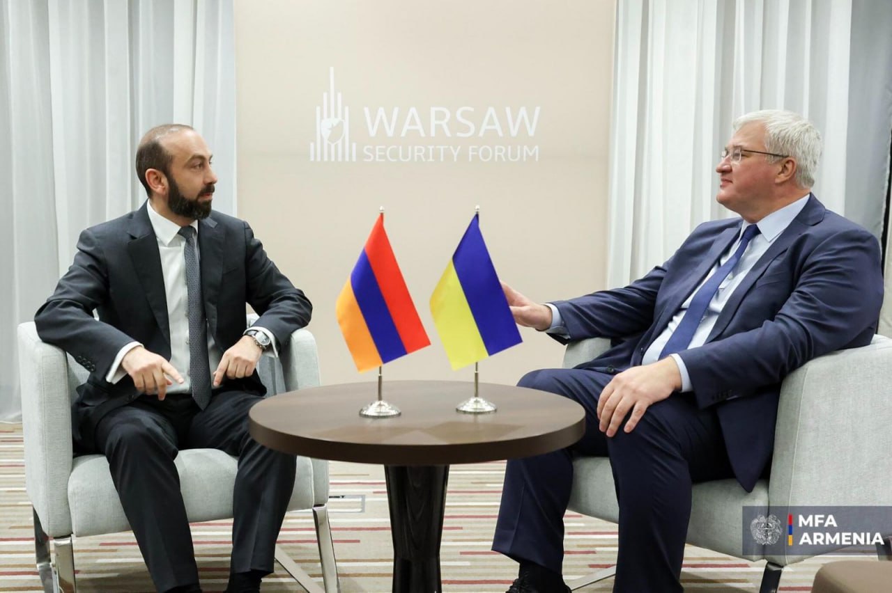 Վարշավայում հանդիպել են Հայաստանի և Ուկրաինայի ԱԳ նախարարները
