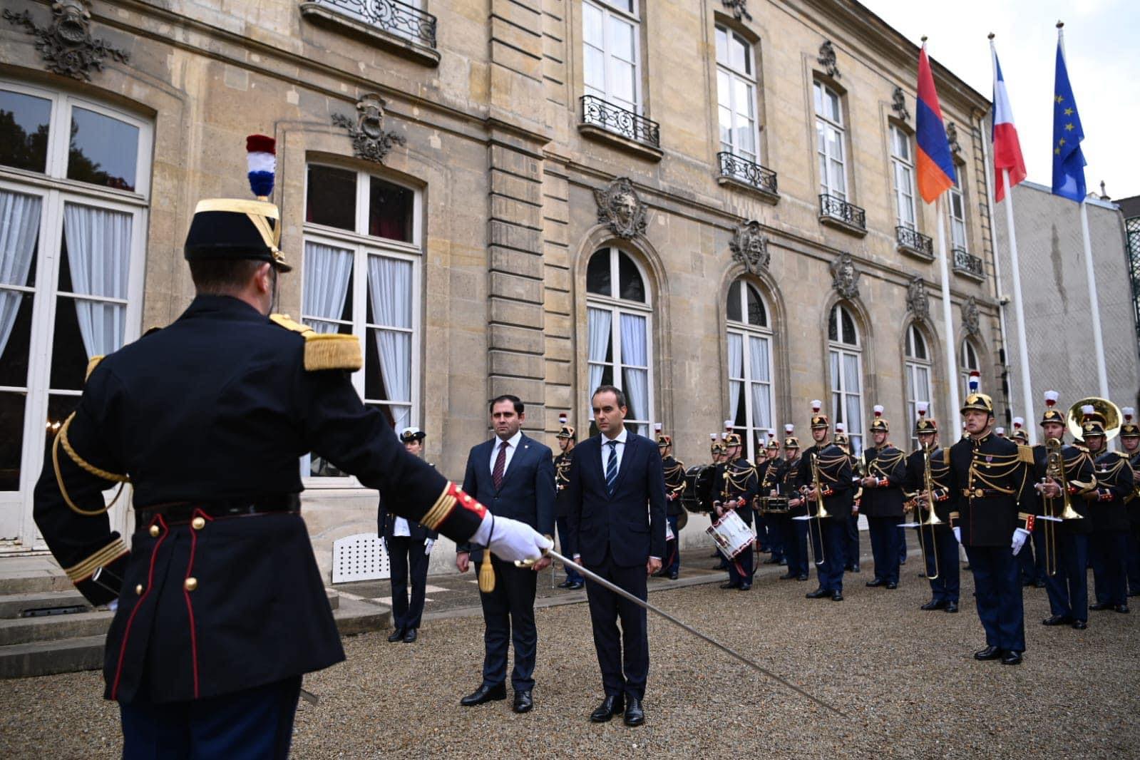 Министерство обороны Франции направит делегацию в Армению для оценки ситуации на границе с Азербайджаном