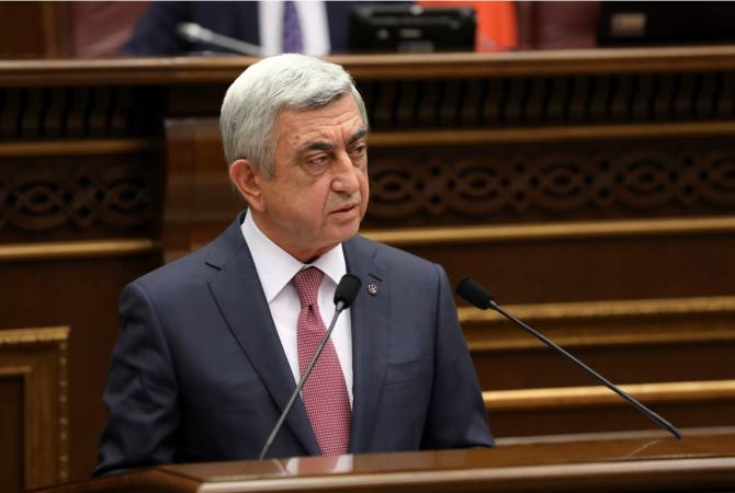Թաքցնելու ոչինչ չունեմ․ Սերժ Սարգսյանը ժամանել է ԱԺ