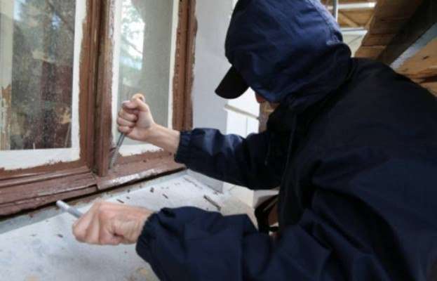 Երևանում բնակարանի ննջասենյակի պահարանից 4 հազար դոլար են գողացել