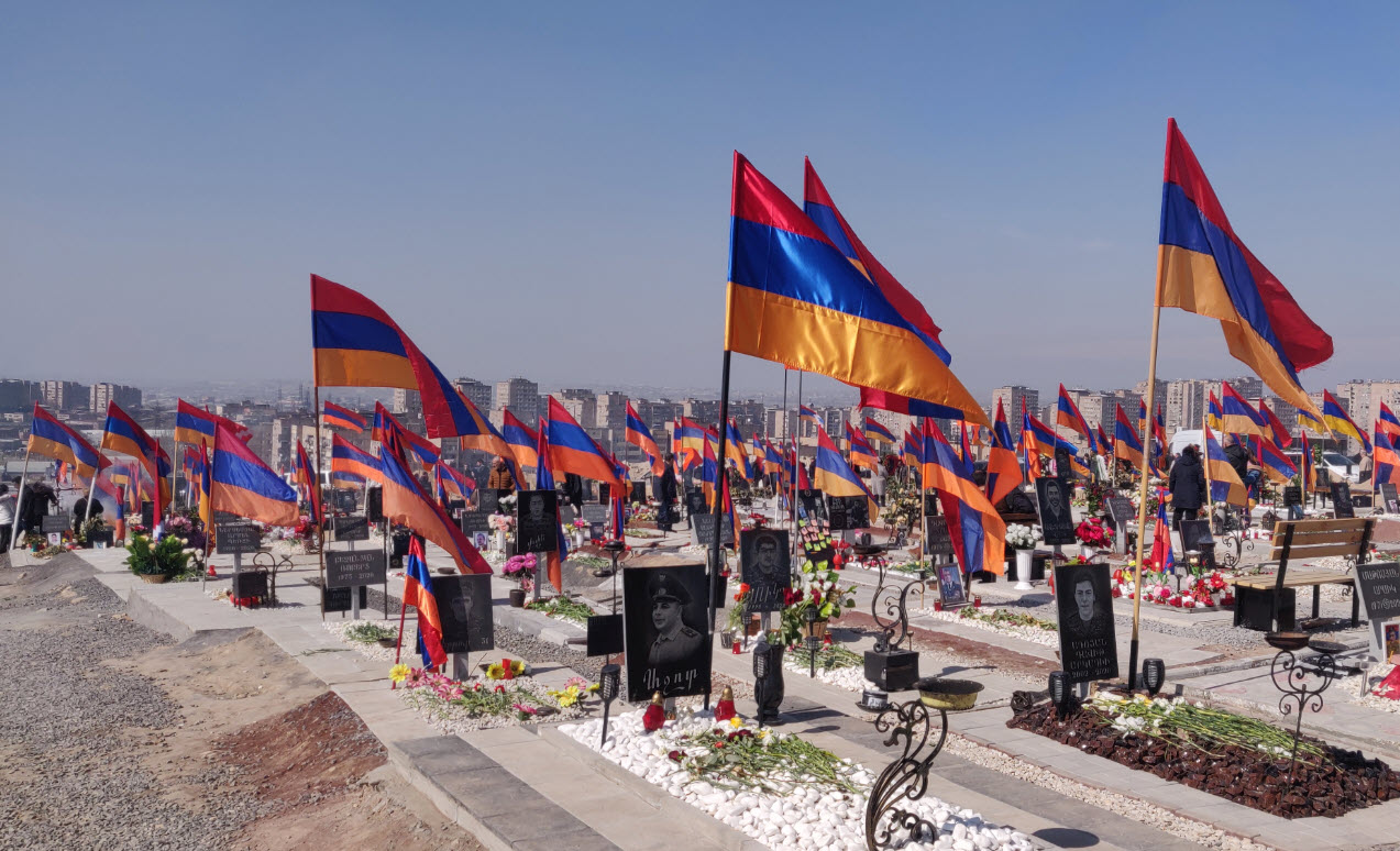 Հարգանքի տուրք Եռաբլուրում՝ Արցախի բռնազավթման և Արցախի ժողովրդի բռնի տեղահանության տարելիցի կապակցությամբ 