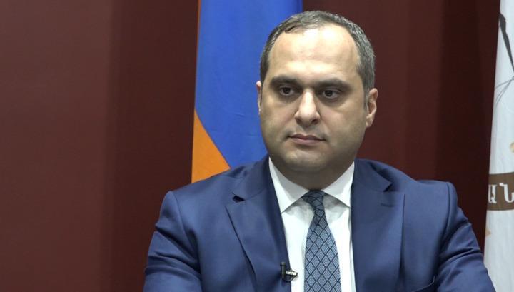Քննչական մարմնին հետաքրքրում են կարգալույծ եղած նախկին Տեր Արամ Ասատրյանի և Տեր Թադե քահանայի վերաբերյալ Մայր Աթոռում առկա տեղեկությունները. Զոհրաբյան