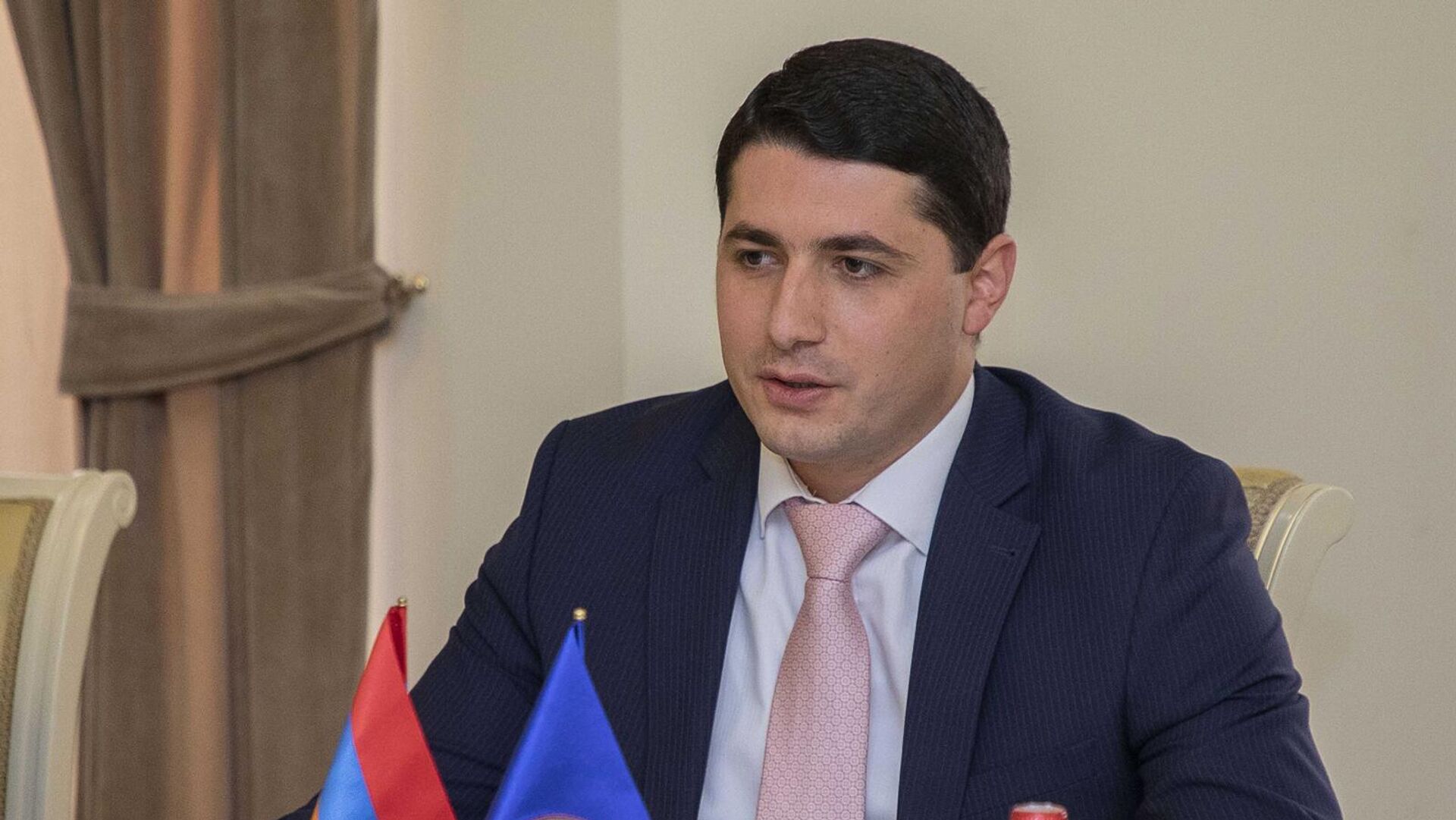 Քննիչը տեսագրությունը զննել, զարմացել է. ՔԿ նախագահն անդրադարձել է իր և զոհված զինծառայողների հարազատների միջև տեղի ունեցած հանդիպմանը