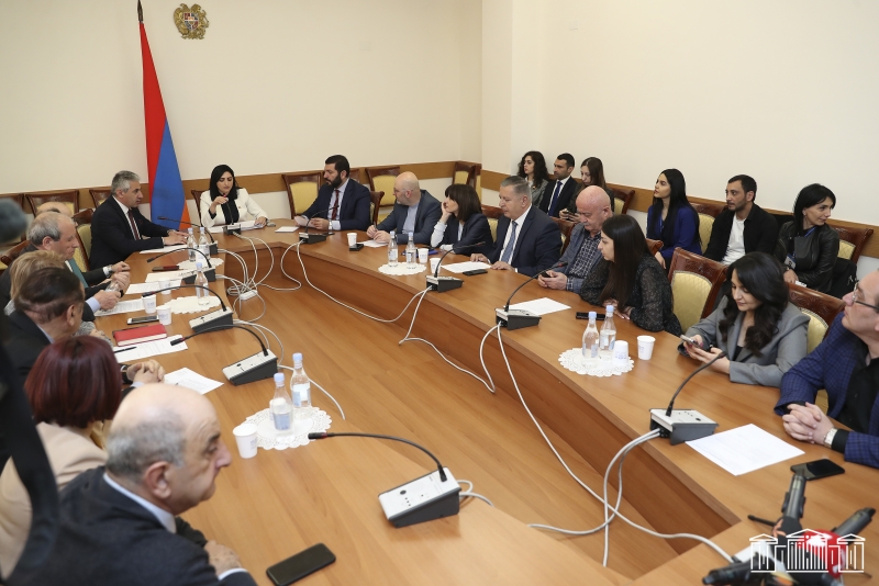 Էդգար Ղազարյանը դատի է տվել Արթուր Հովհաննիսյանին ու Ռուստամ Բաքոյանին