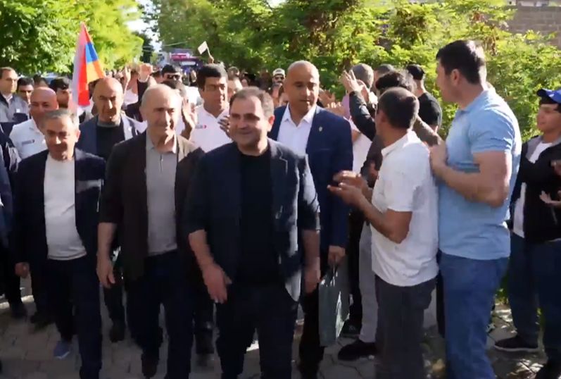 Ռոբերտ Քոչարյանն Արմավիրում է՝ ուղիղ