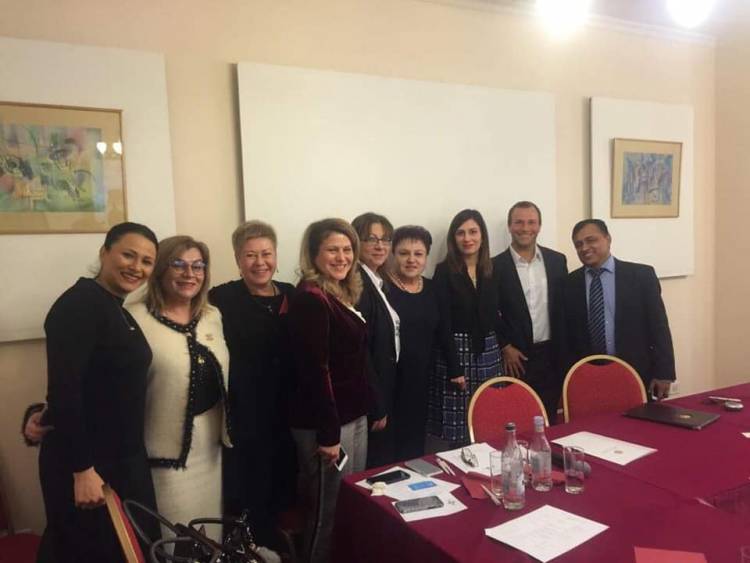 Անահիտ Ավանեսյանի ընկերուհին՝ առողջապահության փոխնախարա՞ր. «Հրապարակ»