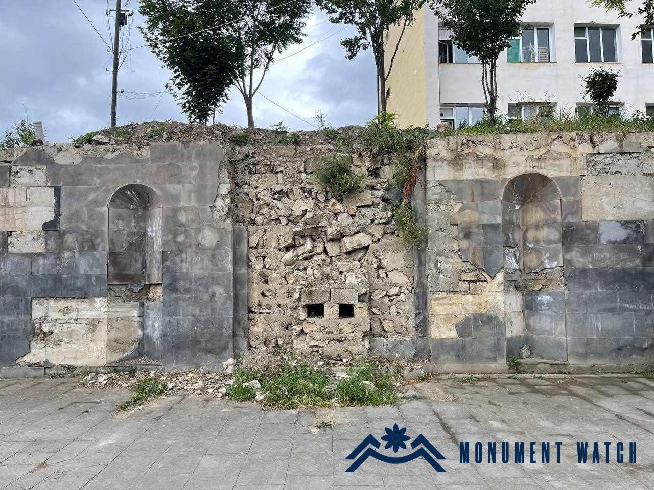 Ադրբեջանը այս անգամ ավերել է Շուշիի Խաչատուր Աբովյանի անվան դպարոցին կից կանգնեցված հուշաղբյուրը