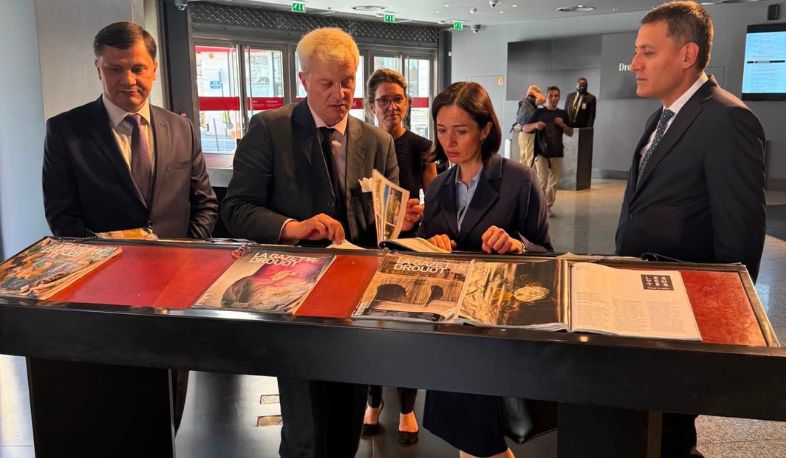 Ժաննա Անդրեասյանն այցելել է Փարիզի Hôtel Drouot աճուրդային կենտրոն