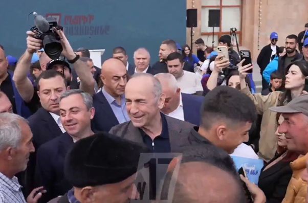 «Հայաստան» դաշինքի անդամները Ռոբերտ Քոչարյանի գլխավորությամբ Մարտունիում են՝ ուղիղ