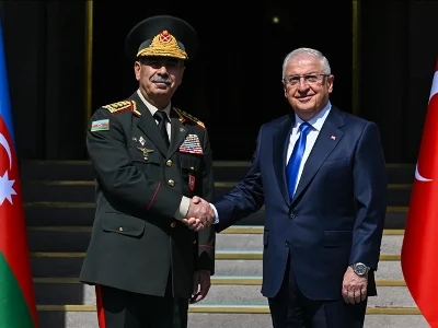 Ադրբեջանի եւ Թուրքիայի պաշտպանության նախարարները հեռախոսով քննարկել են իրադարձություններն Արցախում