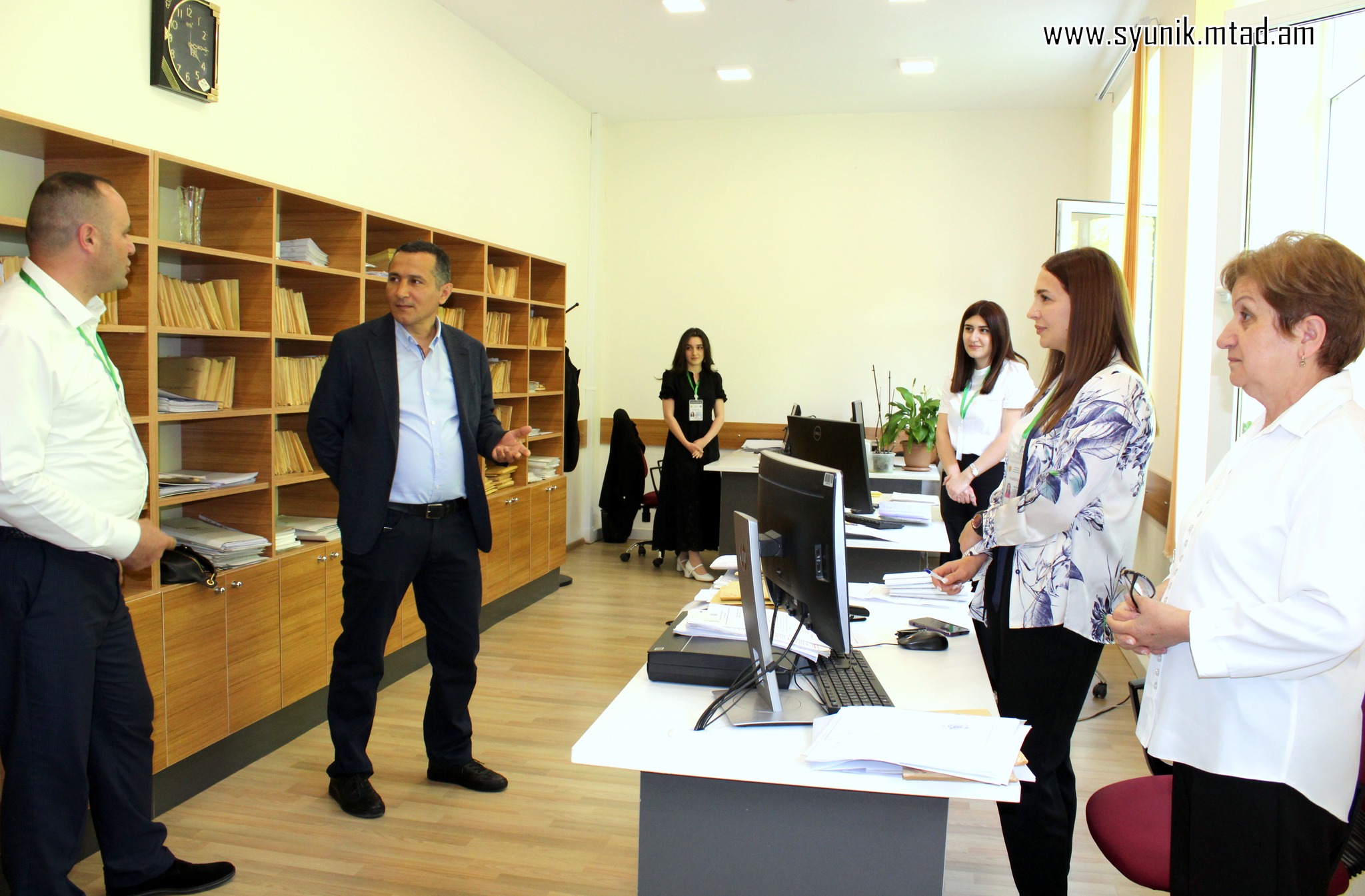 Սյունիքի մարզպետը հետաքրքրվել է, թե Միասնական սոցիալական ծառայության Կապանի տարածքային կենտրոնն ինչ աշխատանք է տանում ԼՂ-ից տեղահանված անձանց հետ