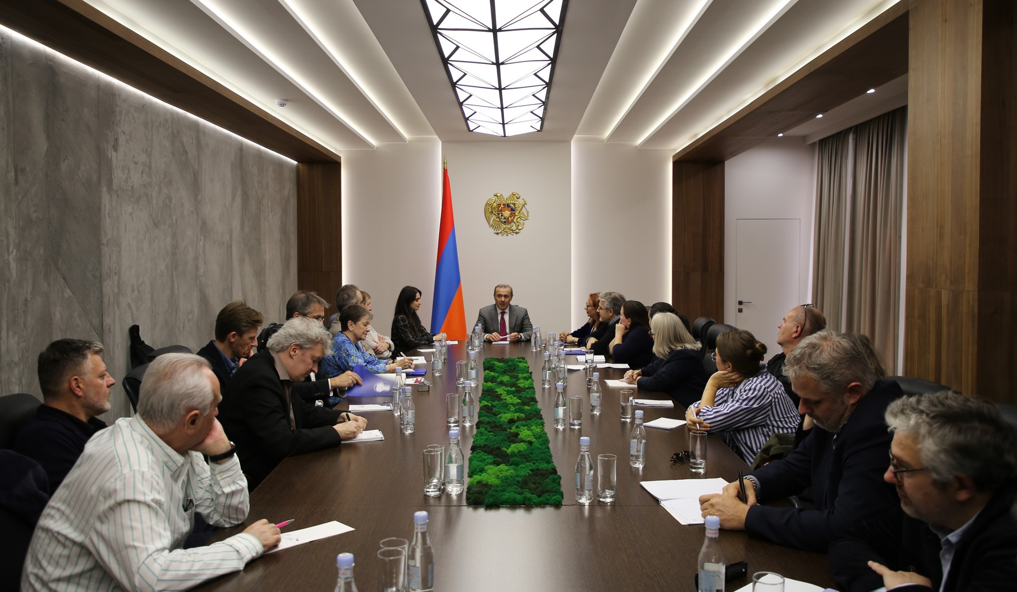 ԱԽ քարտուղարը ՀՀ այցելած լրագրողներին և փորձագետներին է ներկայացրել ՀՀ շուրջ ստեղծված անվտանգային իրավիճակը