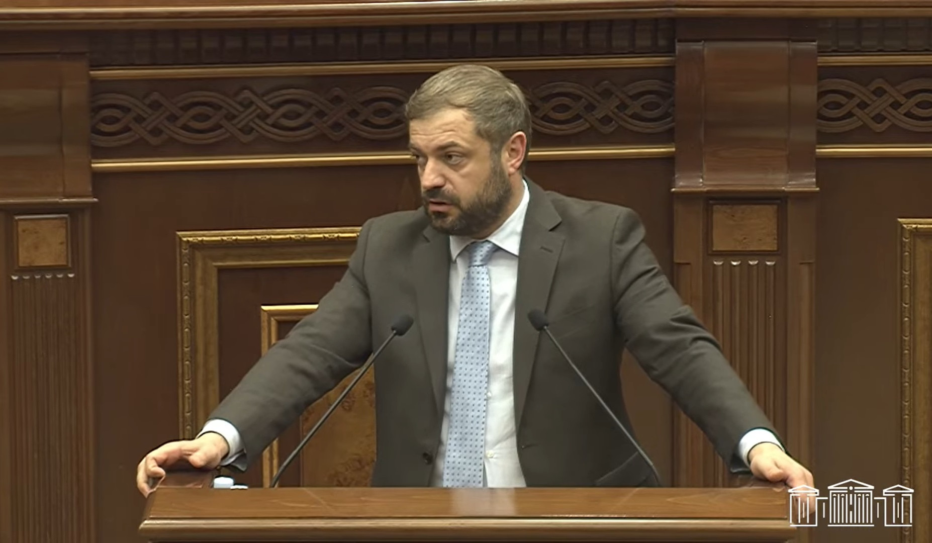 Այո՛, խնդիրը կա, ու մեր տնտեսվարողները ճիշտ են. Պապոյանը՝ Վրաստանի դեսպանատան մոտ խմիչք արտահանողների ակցիայի մասին