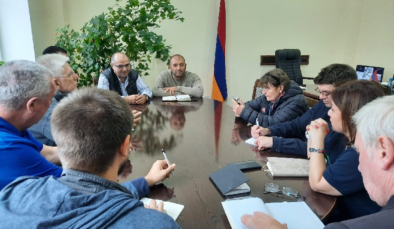 Տեղի ղեկավարը Քերոլայն Քոքսին ներկայացրել է համայնքի հրատապ լուծում պահանջող խնդիրները