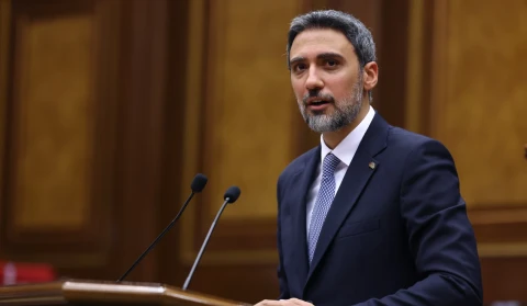 ՀԱՊԿ-ի և Բելառուսի դեպքում զայրույթ կա, Ադրբեջանի դեպքում՝ ոչ. Վարդևանյանը` իշխանությանը